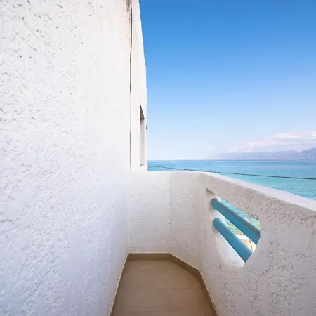 شقة Seaside With View In The Heart Of