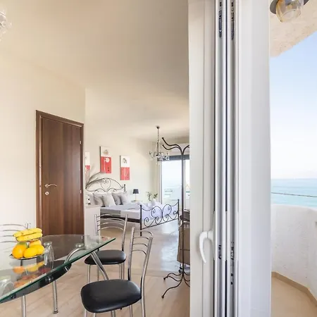 דירה Seaside With View In The Heart Of