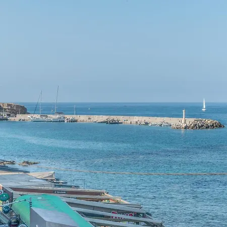 דירה Seaside With View In The Heart Of