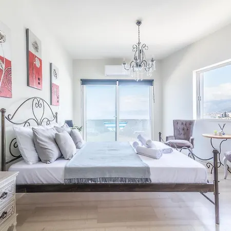 Apartment Seaside With View In The Heart Of